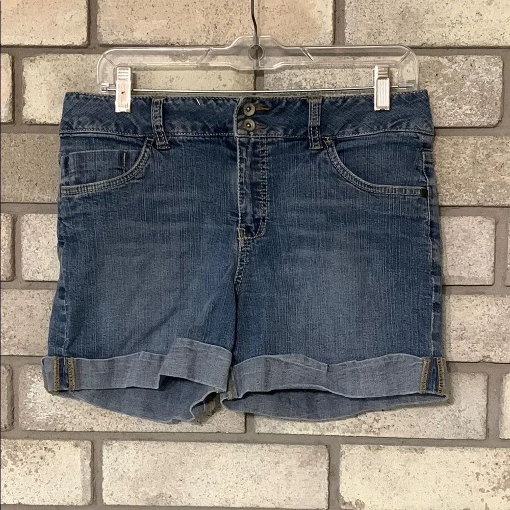 3for$20 shorts size. 8